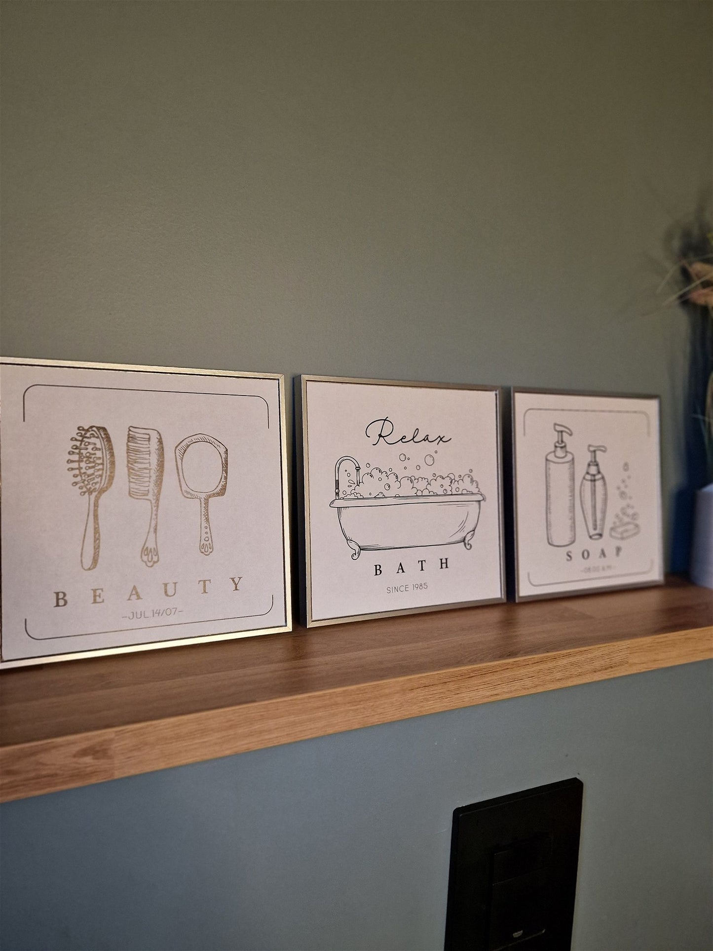 Baderomsbilde 25x25 cm - med bilder og passende tekster - Hjem & Fritidsshoppen.no