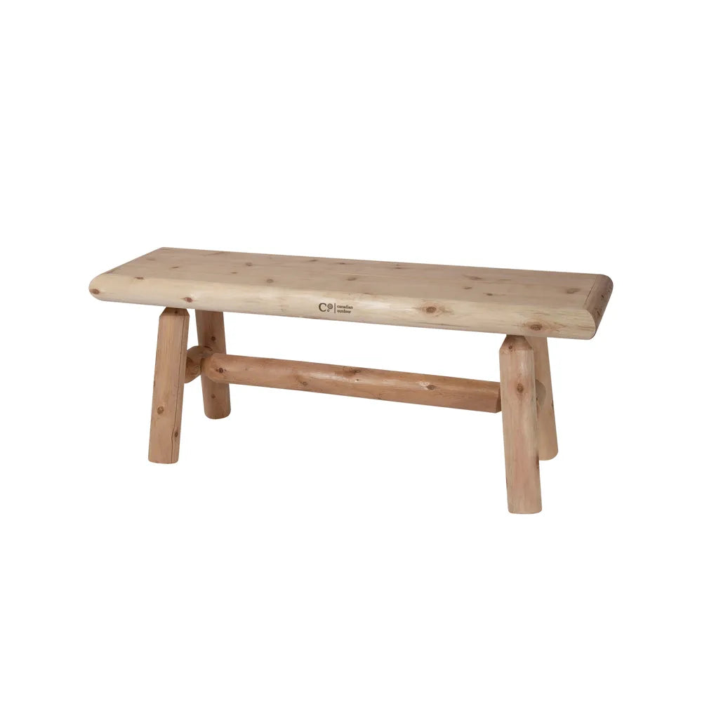 Canadian Outdoor Log Benk 120 i ubehandlet sedertre med rustikk rundstokkkonstruksjon for terrasse, hage og hytte.
