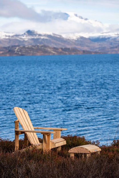 Caribou Lodge Fotskammel i bruk på terrasse