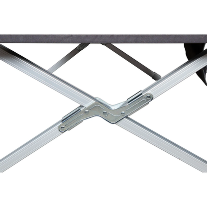 Doite Aluminium Pro campingseng med aluminiumsramme hvor krysset i rammen vises i nærbilde