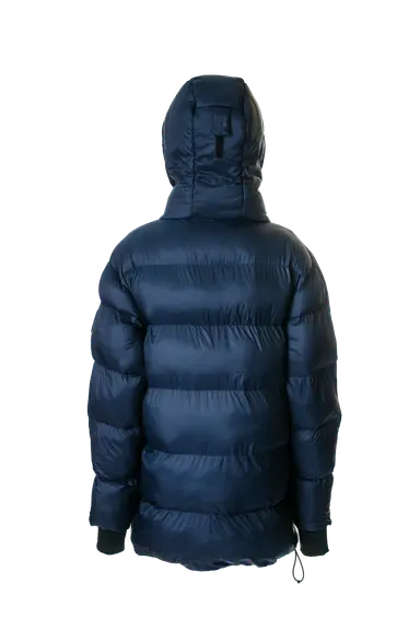 blå utekos som jakke sett bakfra
