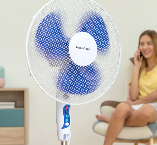 InnovaGoods Ø 40 cm 50W hvit blå gulvvifte - Fritidsshoppen.no