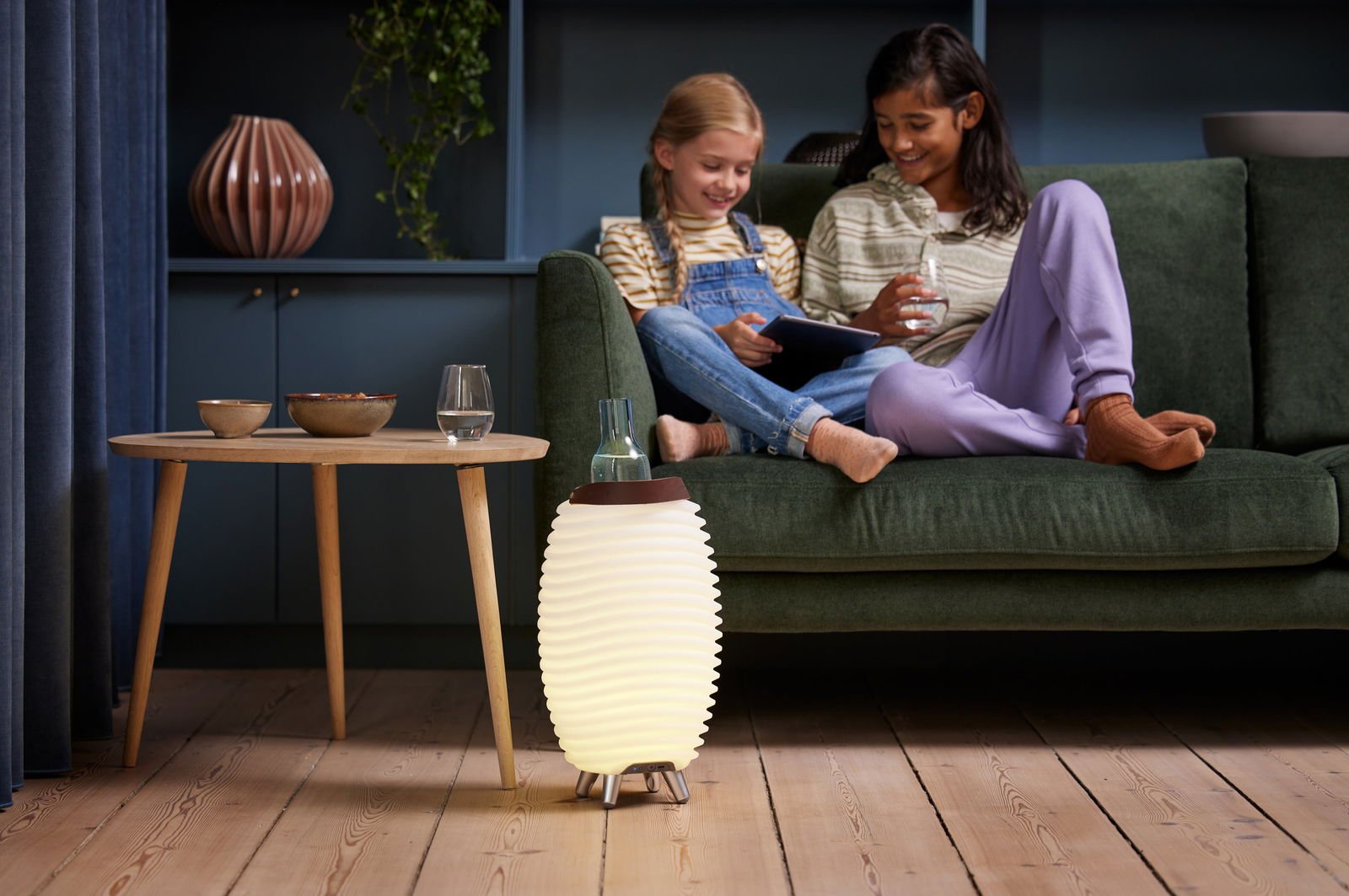Kooduu Synergy LED - lampe med høydtaler og vinkjøler Dansk design - Fritidsshoppen.no