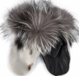 Votter  i inuitisk selskinn – Illiluac  – Great Greenland
atur