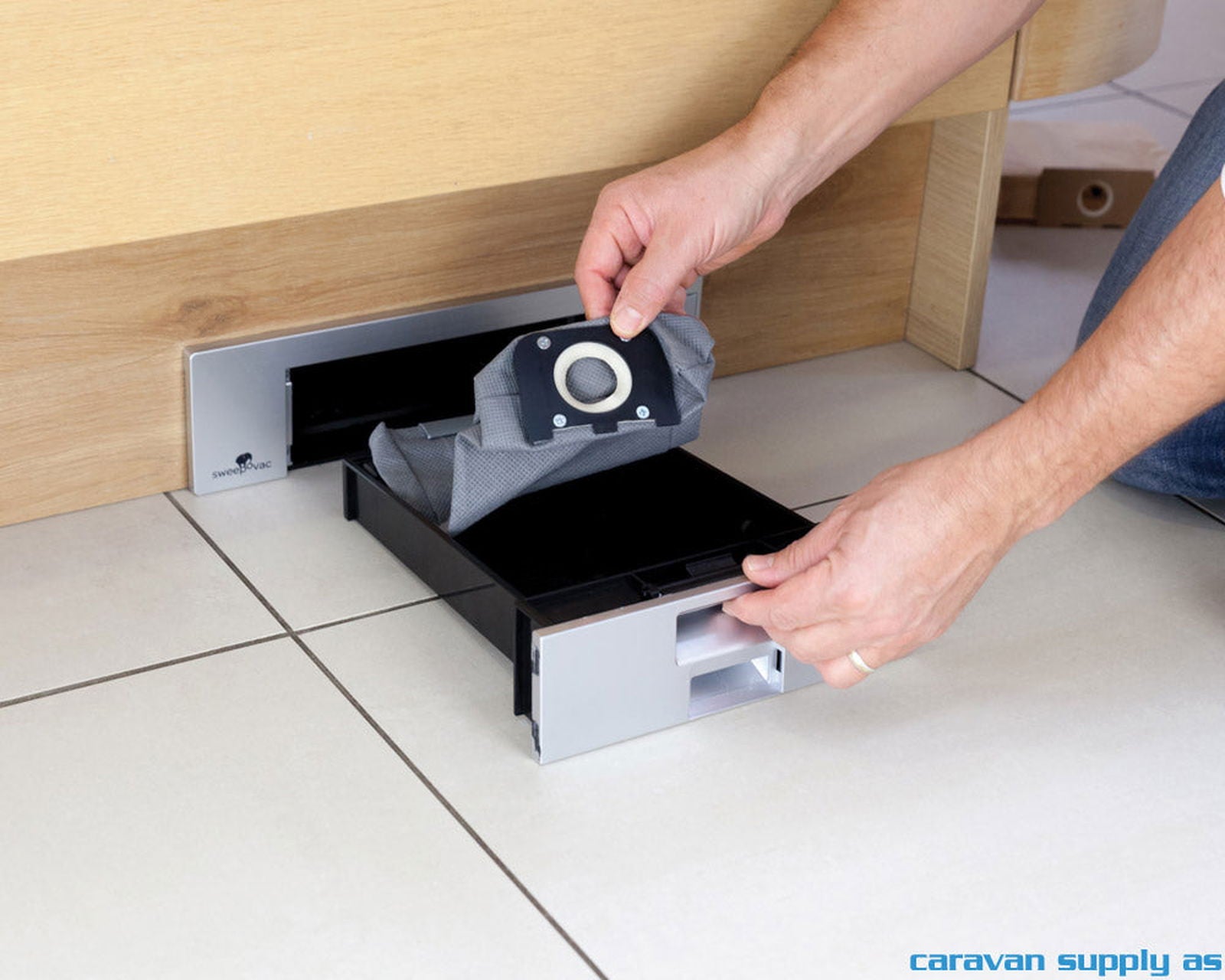 Sokkelstøvsuger m/slangesett inkl. munnstykker sølvfarget - Hjem & Fritidsshoppen.no