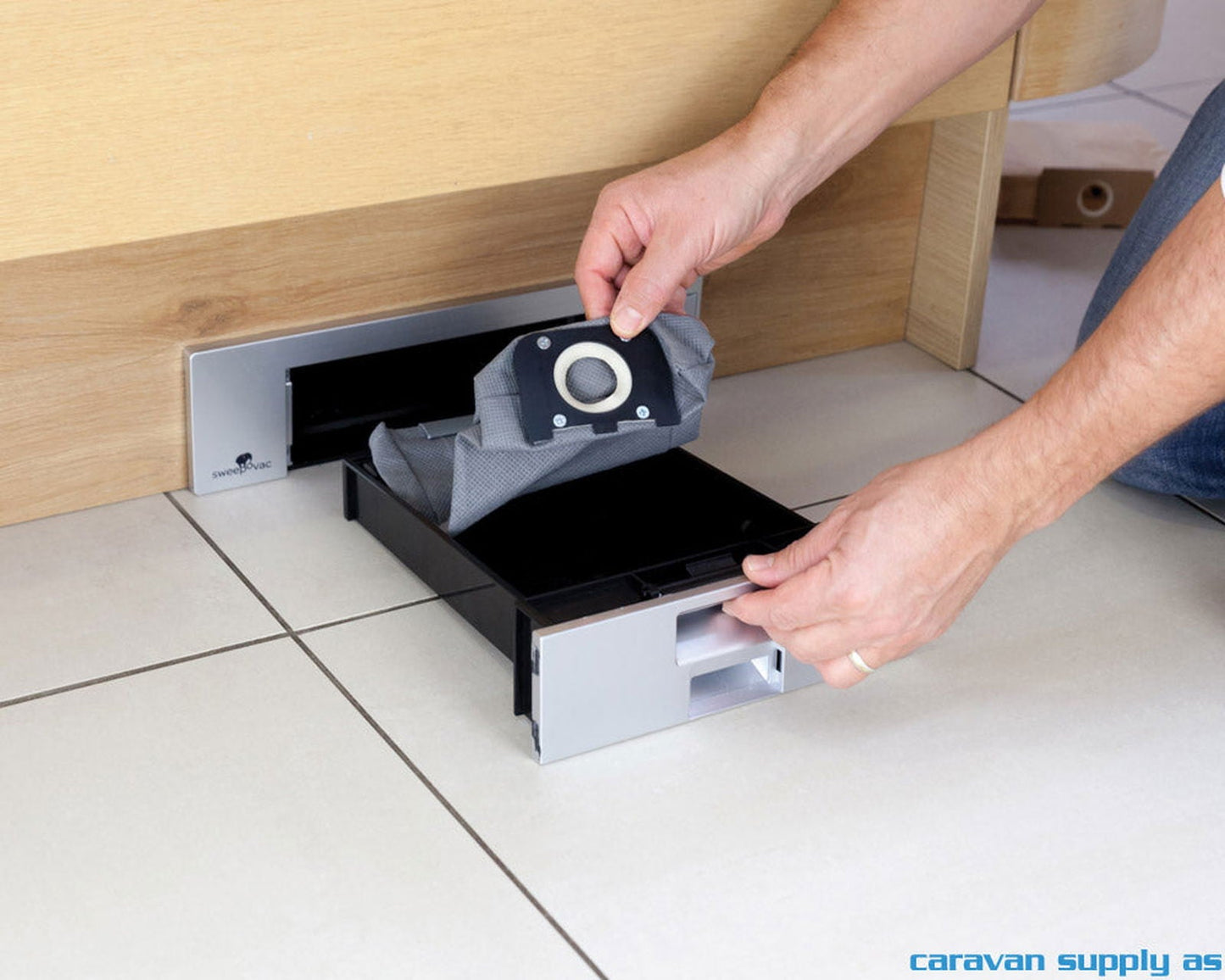 Sokkelstøvsuger m/slangesett inkl. munnstykker sølvfarget - Fritidsshoppen.nobilvaskbobilbobil/campingvogn