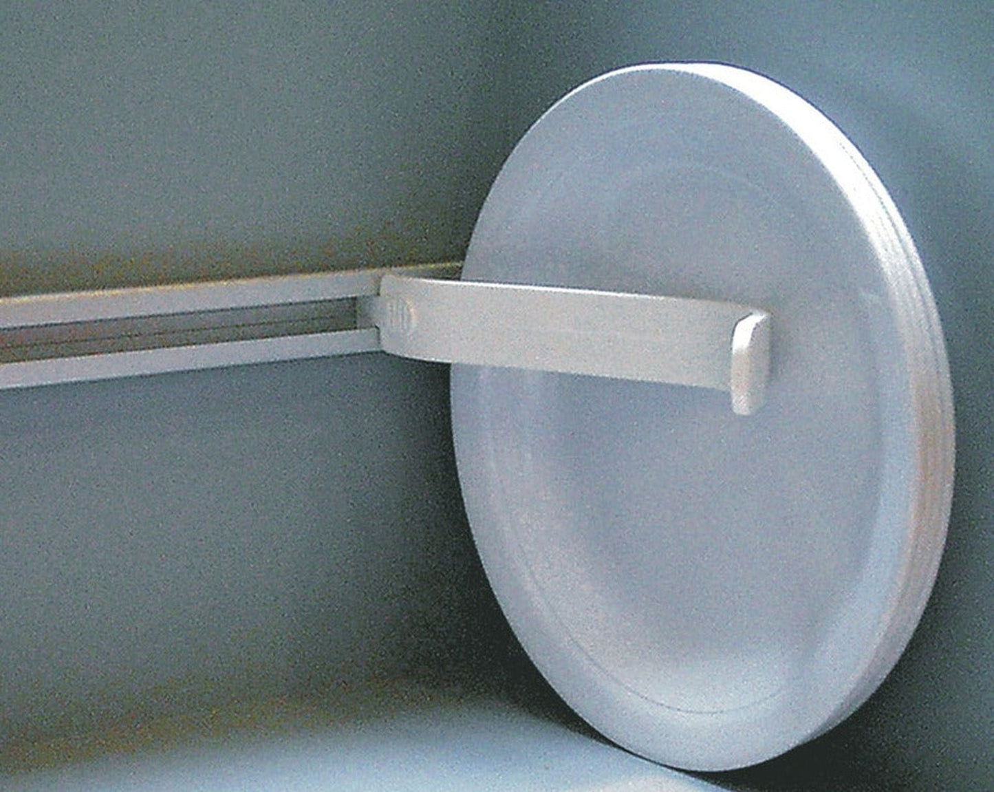 Tallerkenholder - sikrer serviset! - Fritidsshoppen.nobobilbobilutstyrbåt